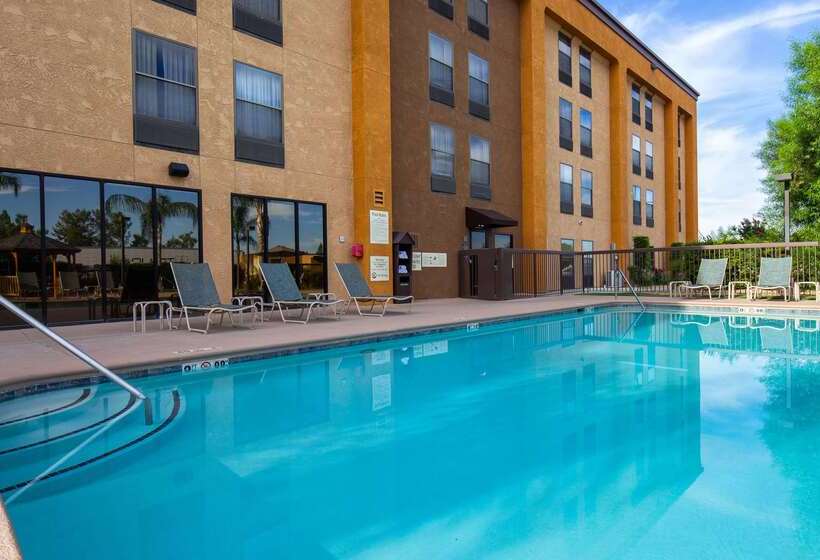 هتل Best Western Plus Fresno Airport