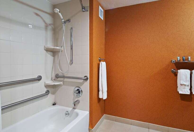 هتل Best Western Plus Fresno Airport