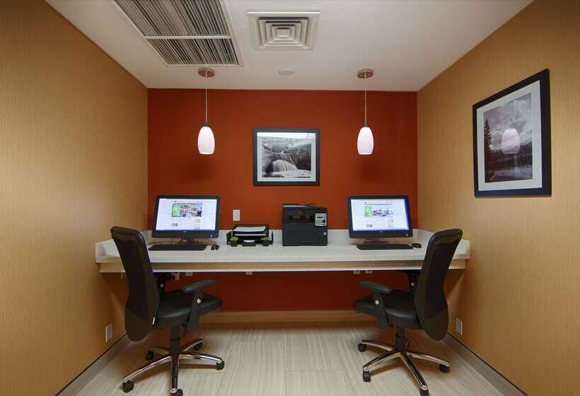 هتل Best Western Plus Fresno Airport