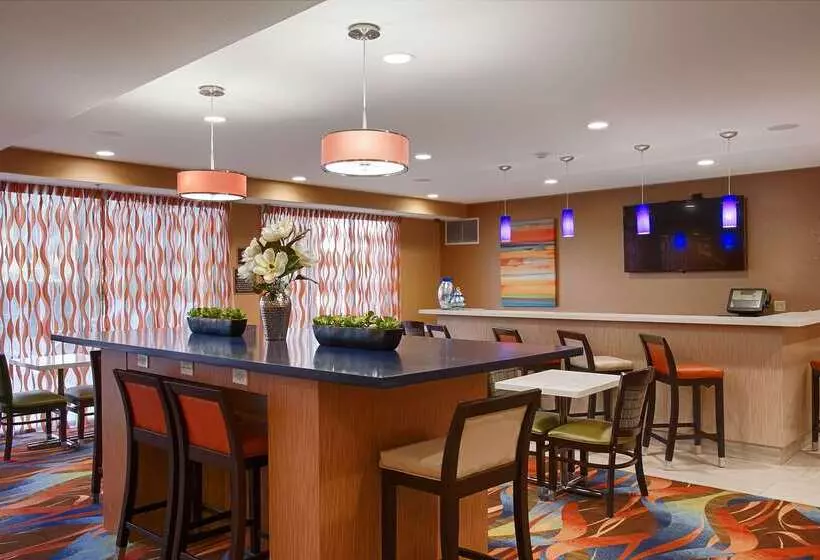 Otel Best Western Plus Fresno Airport