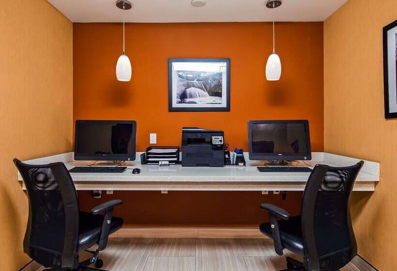 هتل Best Western Plus Fresno Airport