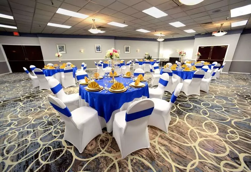 Отель Best Western Plus Grosvenor Airport