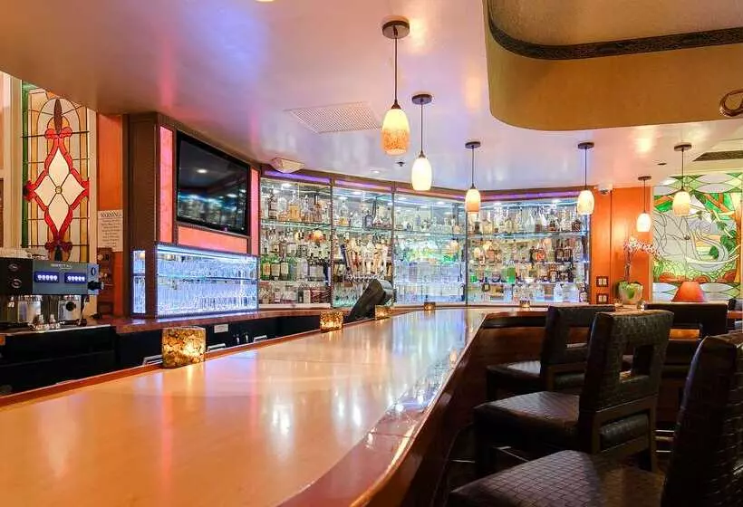 Отель Best Western Plus Grosvenor Airport