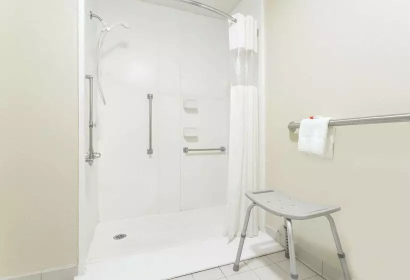 בית מלון כפרי Days Inn By Wyndham Norfolk Airport