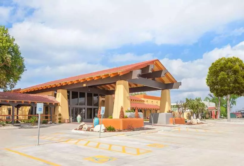 ホテル Days Inn By Wyndham Uvalde