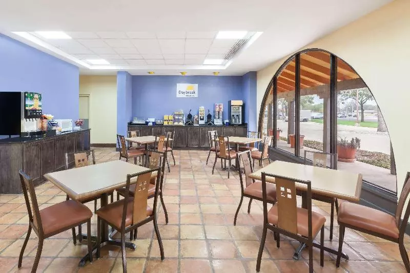 ホテル Days Inn By Wyndham Uvalde