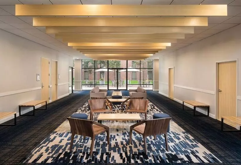 Delta Hotels By Marriott Minneapolis Northeast