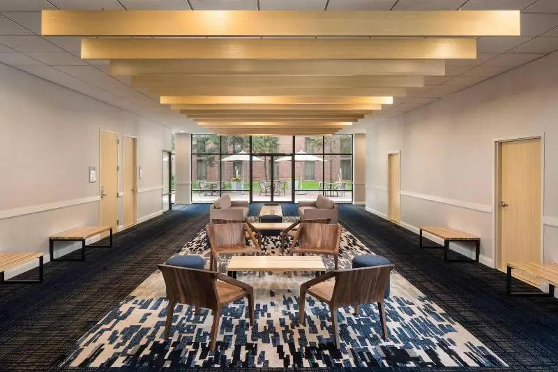 Delta Hotels By Marriott Minneapolis Northeast