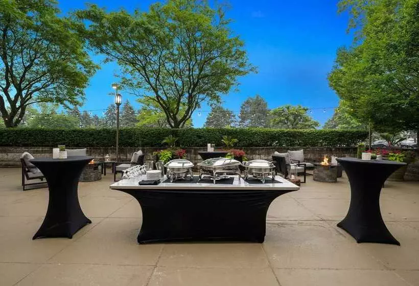 호텔 Embassy Suites By Hilton Detroit Troy Auburn Hills