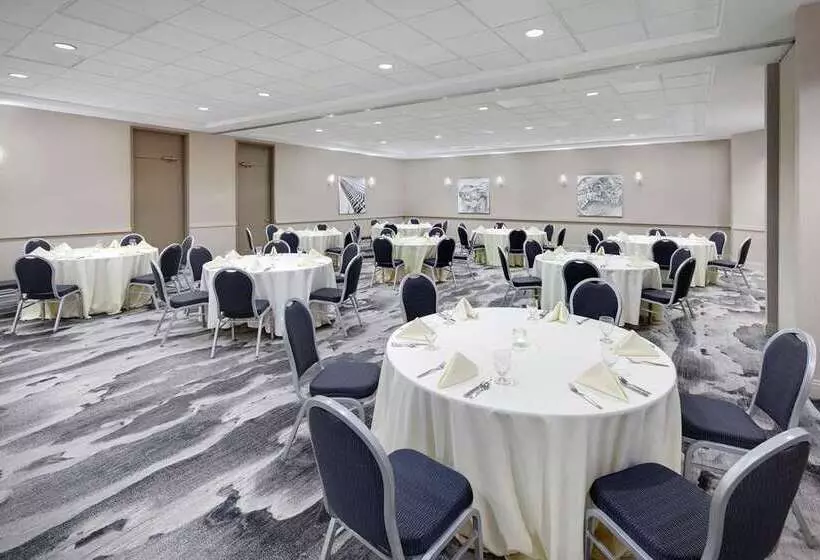 호텔 Embassy Suites By Hilton Detroit Troy Auburn Hills