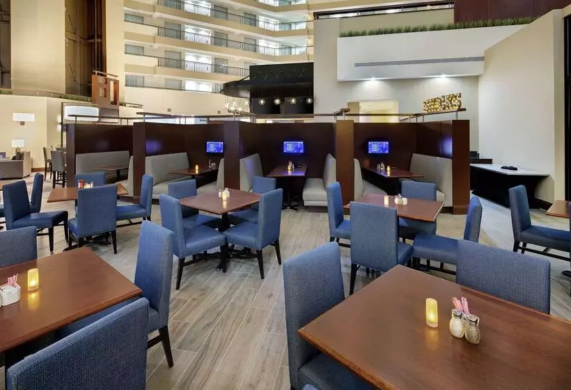 ホテル Embassy Suites By Hilton Detroit Troy Auburn Hills