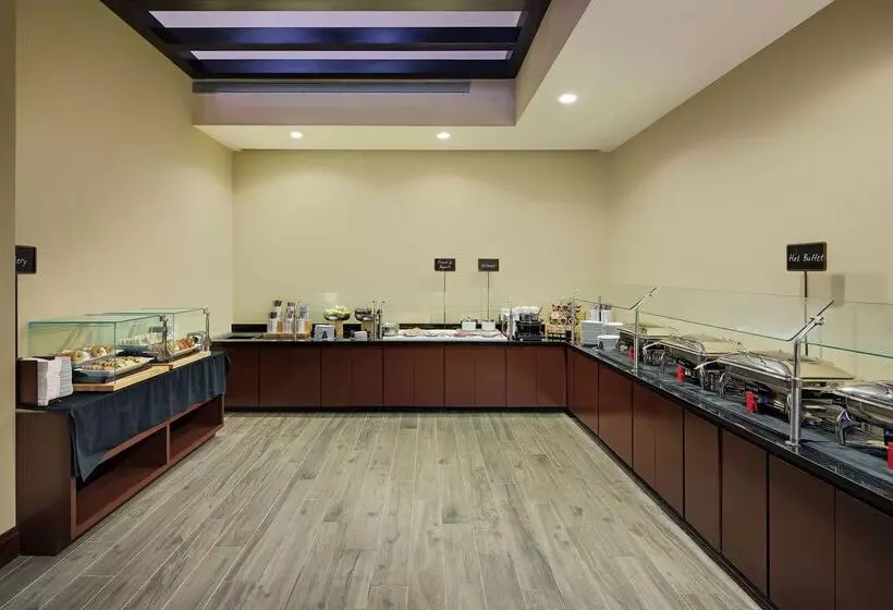 ホテル Embassy Suites By Hilton Detroit Troy Auburn Hills