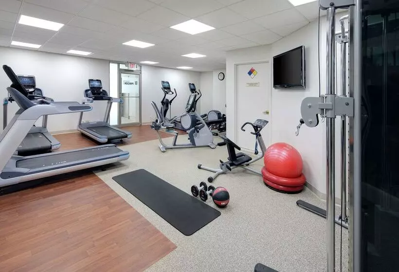 ホテル Embassy Suites By Hilton Detroit Troy Auburn Hills