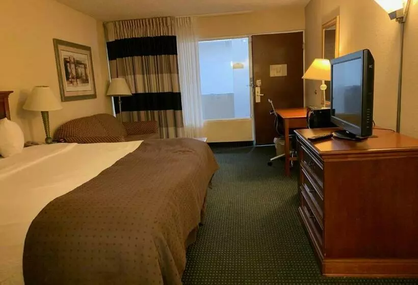 Отель The Garden Plaza