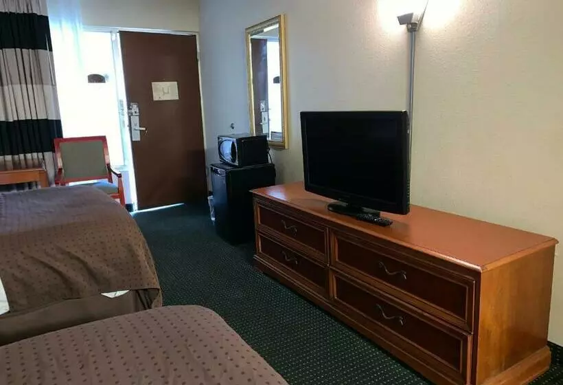 Отель The Garden Plaza