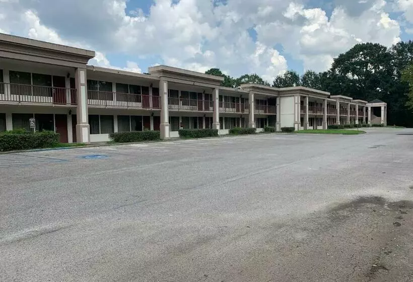 Отель The Garden Plaza