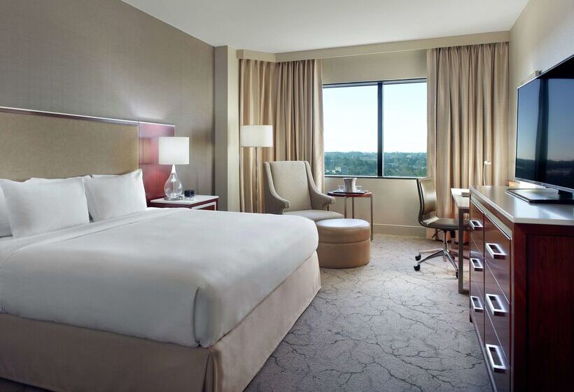 호텔 Hilton Atlanta Northeast