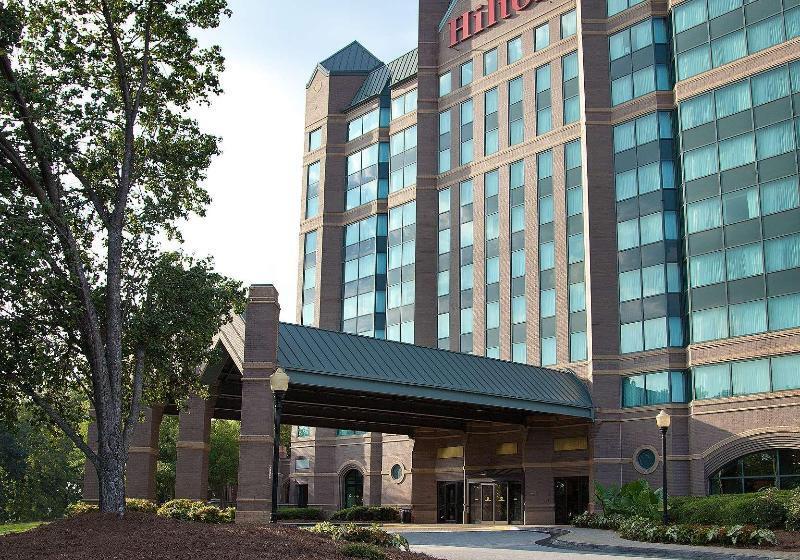 호텔 Hilton Atlanta Northeast