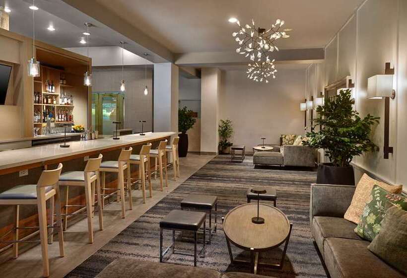 호텔 Hilton Atlanta Northeast