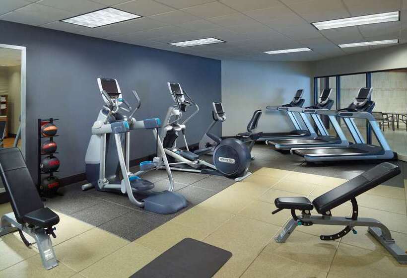 호텔 Hilton Atlanta Northeast