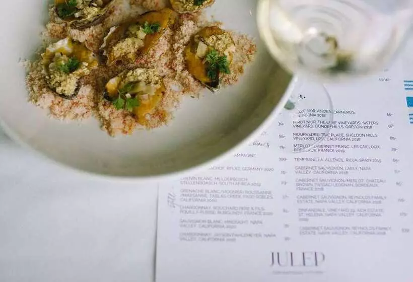 هتل Hilton Greenville