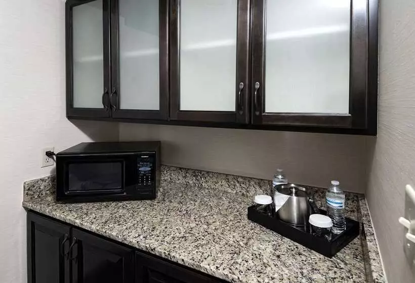 هتل Hilton Greenville