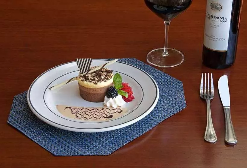 هتل Hilton Phoenix Airport