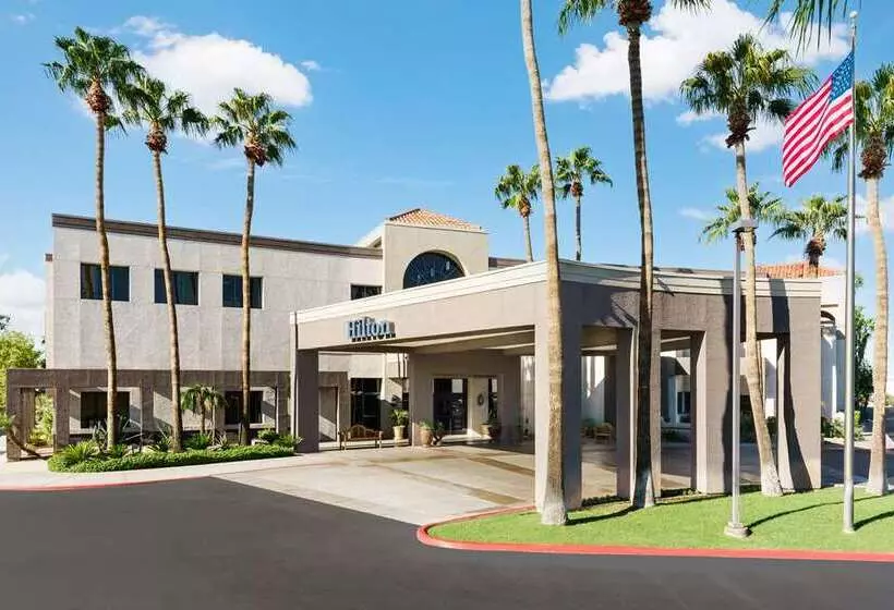 هتل Hilton Phoenix Airport