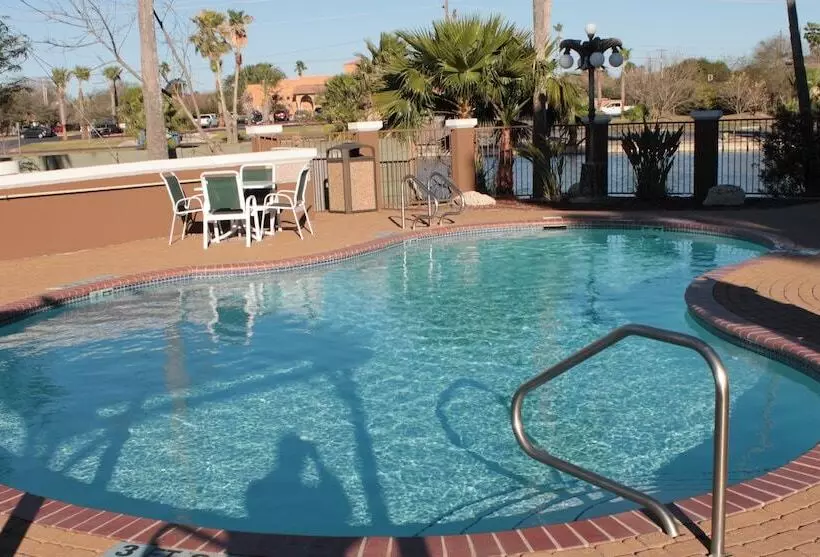 Holiday Inn Express Hotel And Suites Brownsville, An Ihg