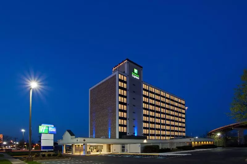 호텔 Holiday Inn Express Washington Dc Sw Springfield By Ihg