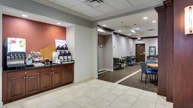 호텔 Holiday Inn Express Washington Dc Sw Springfield By Ihg