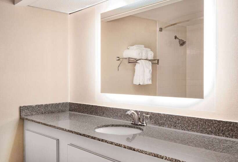 فندق Howard Johnson By Wyndham Lima