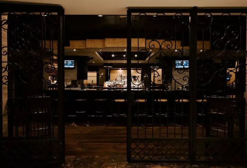 בית מלון כפרי Beachside Resort & Residences