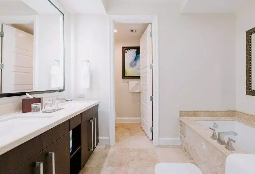 בית מלון כפרי Beachside Resort & Residences