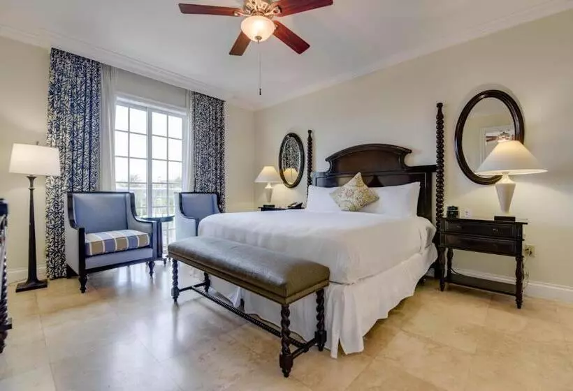 בית מלון כפרי Beachside Resort & Residences