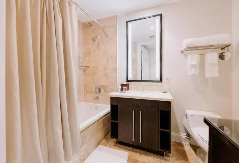 בית מלון כפרי Beachside Resort & Residences