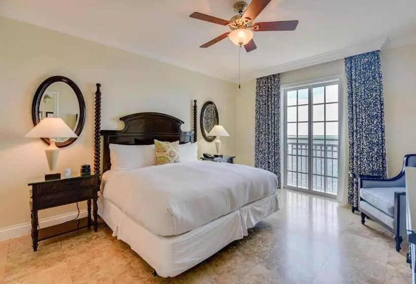 בית מלון כפרי Beachside Resort & Residences