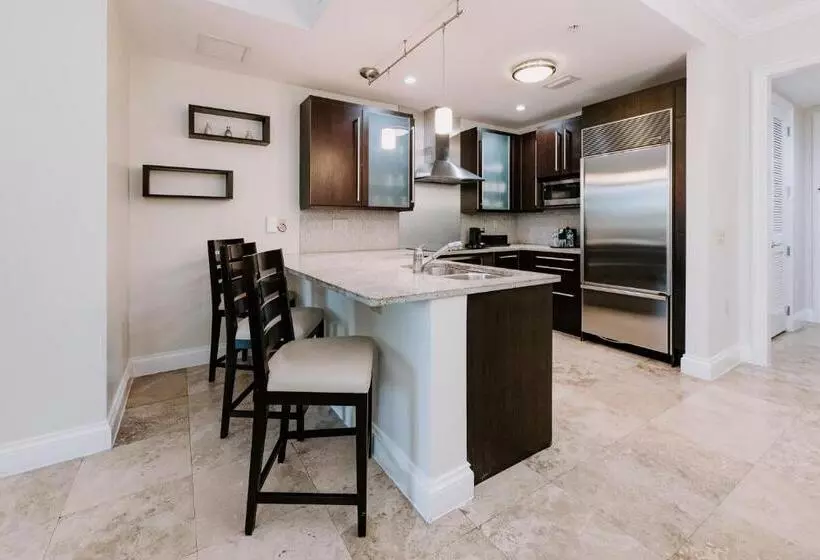 בית מלון כפרי Beachside Resort & Residences