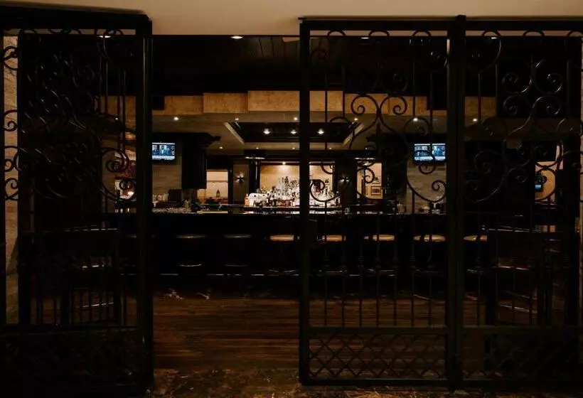 בית מלון כפרי Beachside Resort & Residences