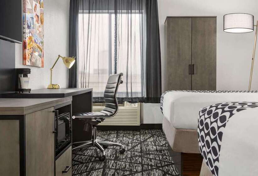 فندق La Quinta By Wyndham Cleveland Airport West