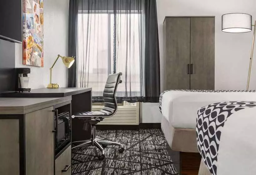 فندق La Quinta By Wyndham Cleveland Airport West