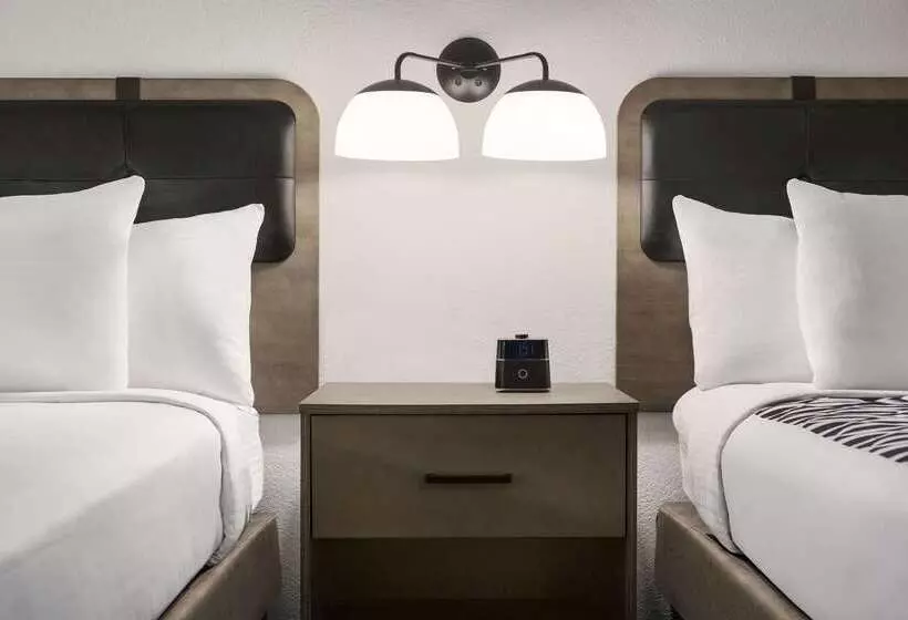 فندق La Quinta By Wyndham Cleveland Airport West