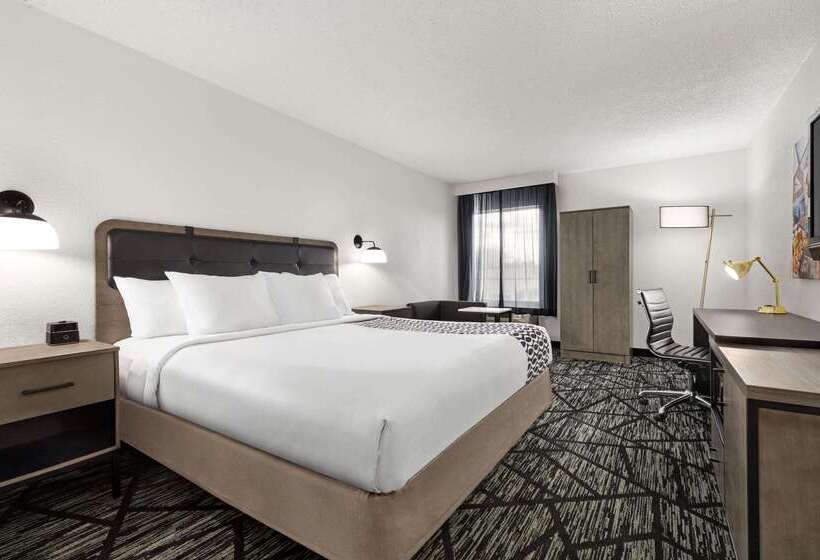 فندق La Quinta By Wyndham Cleveland Airport West