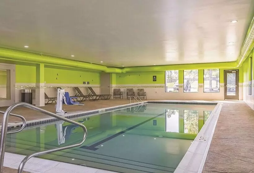 فندق La Quinta By Wyndham Cleveland Airport West