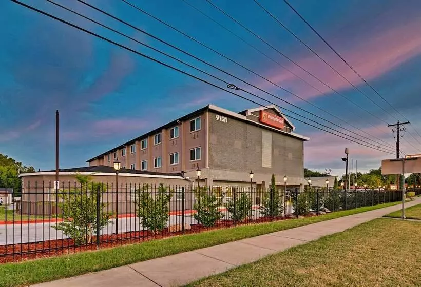 Отель Orangewood Inn And Suites Midtown