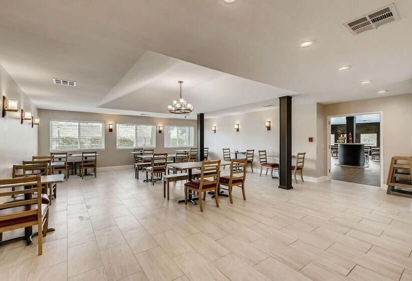 هتل Orangewood Inn And Suites Midtown