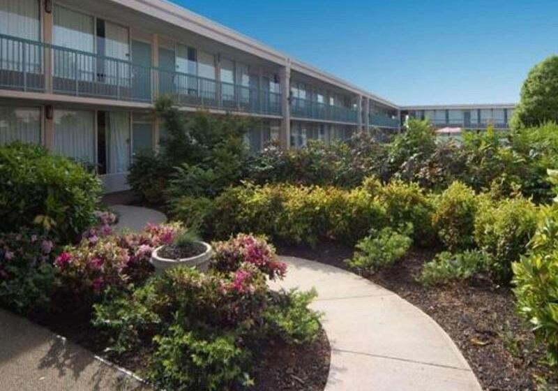 Отель Quality Inn & Suites Mcdonough South I75