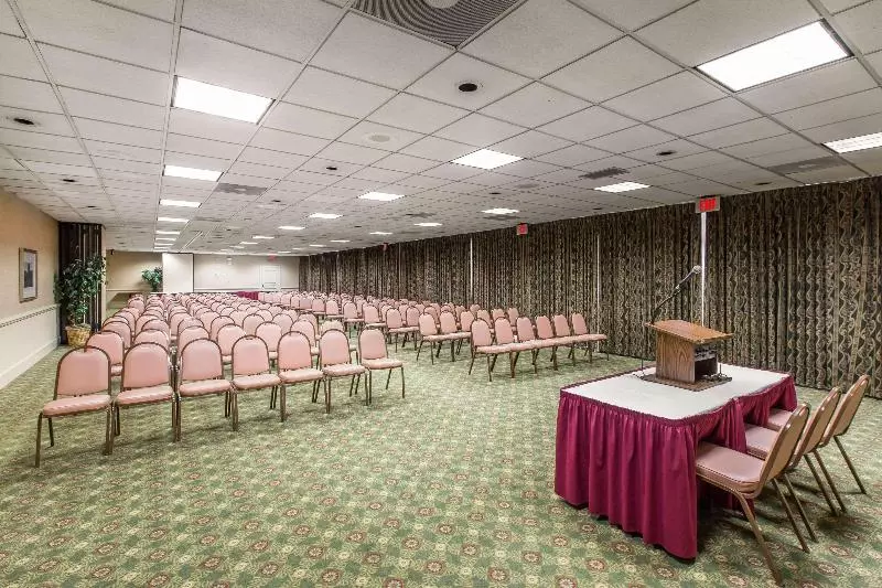 Отель Quality Inn & Suites Mcdonough South I75