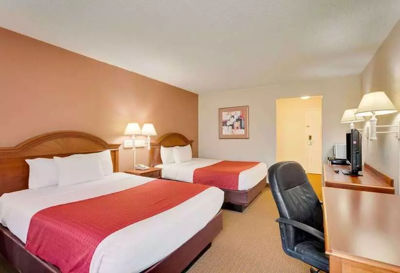 בית מלון כפרי Ramada By Wyndham Provo