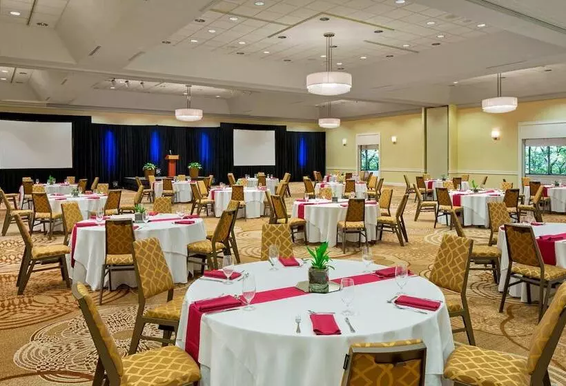 בית מלון כפרי Sheraton Harrisburg Hershey